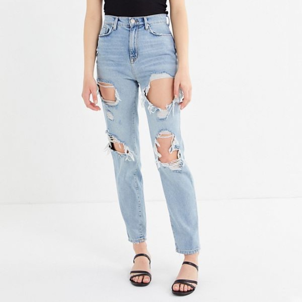 BDG Destroyed Mom-Jean - Light Wash